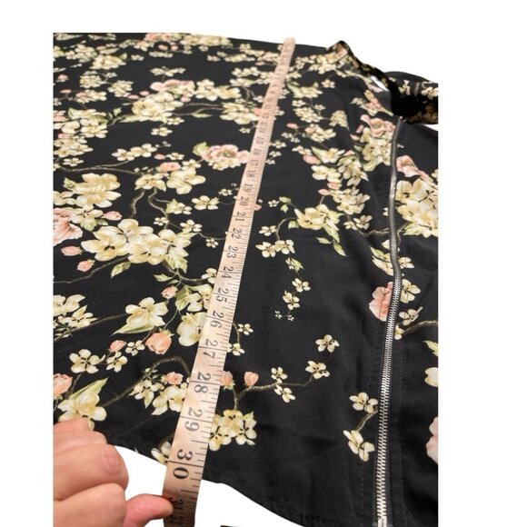 Torrid Floral V-Neck front Zip Up Down Kimono & Poncho Cape Size 4 - Picture 13 of 14